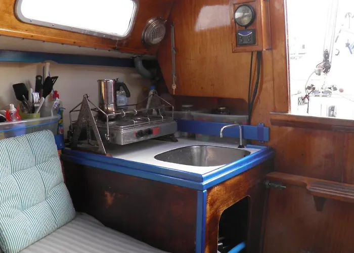 بوتيل Velero Freja