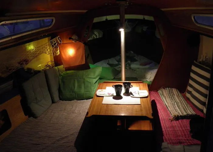 Velero Freja بوتيل