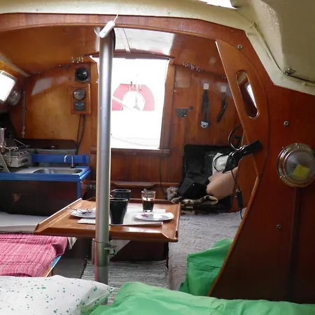 Botel Velero Freja *